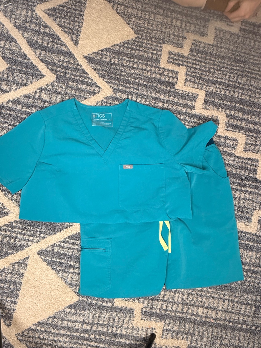 Figs Short Sleeve Scrub Set in Teal Blue